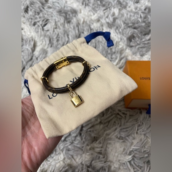 Louis Vuitton Keep It Twice bracelet - Picture 4 of 9